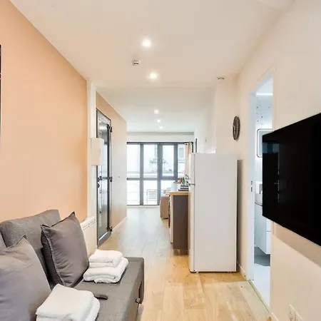 아파트 Charme Parisien 4 Personnes, 1 Chambre, 19eme
