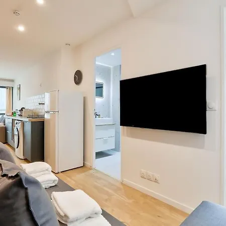 Charme Parisien 4 Personnes, 1 Chambre, 19eme *